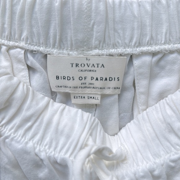 Trovata White High Waist Women Shorts - Picture 3 of 3
